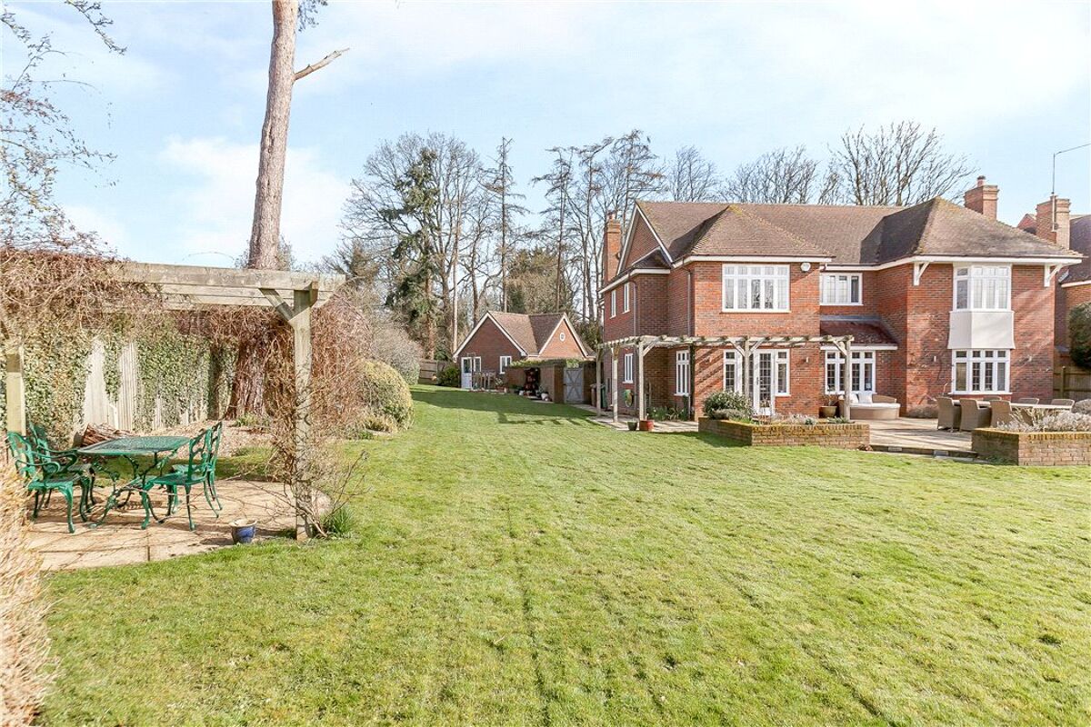 house for sale in Stoke Row Road, Peppard Common, HenleyonThames