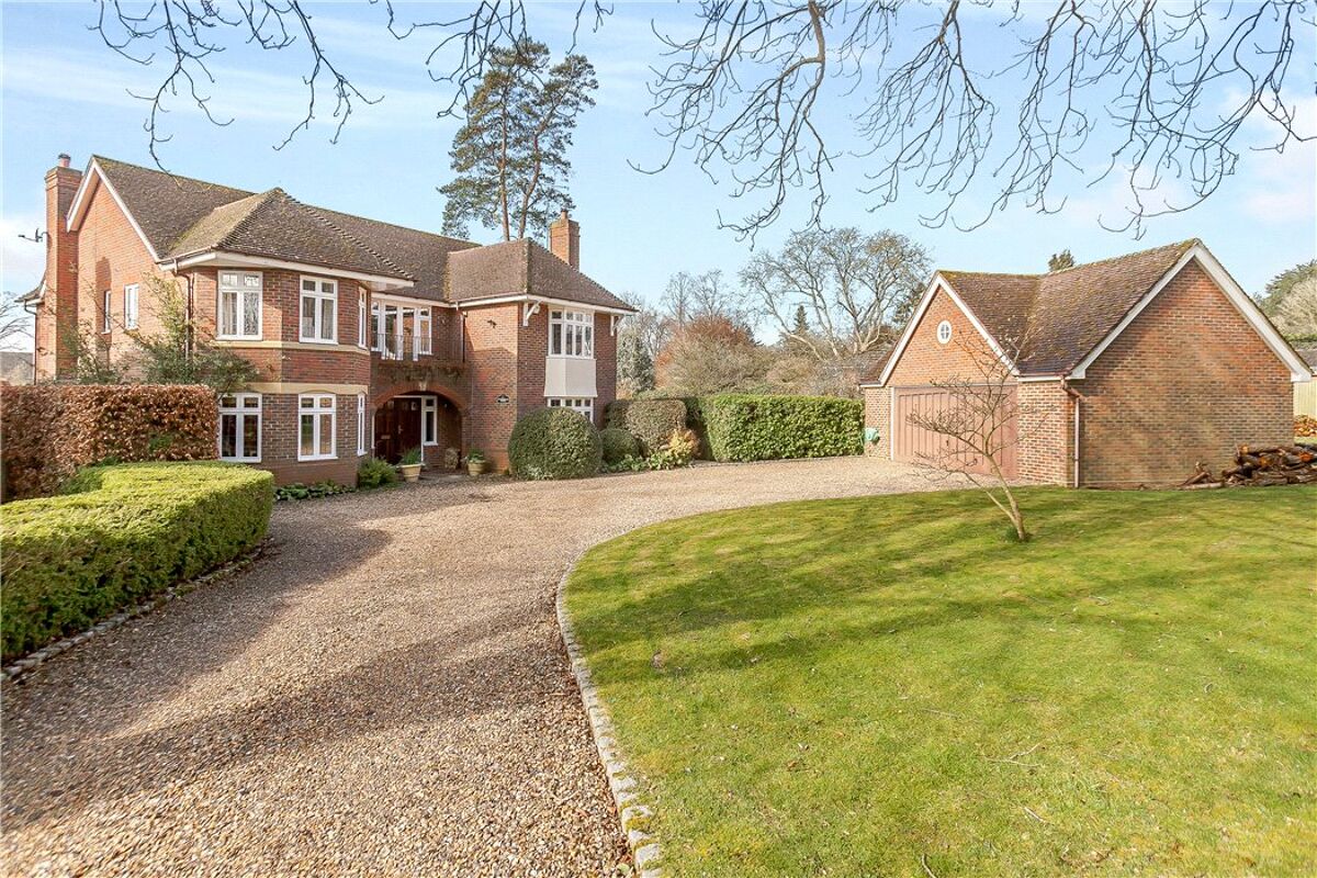 house for sale in Stoke Row Road, Peppard Common, HenleyonThames