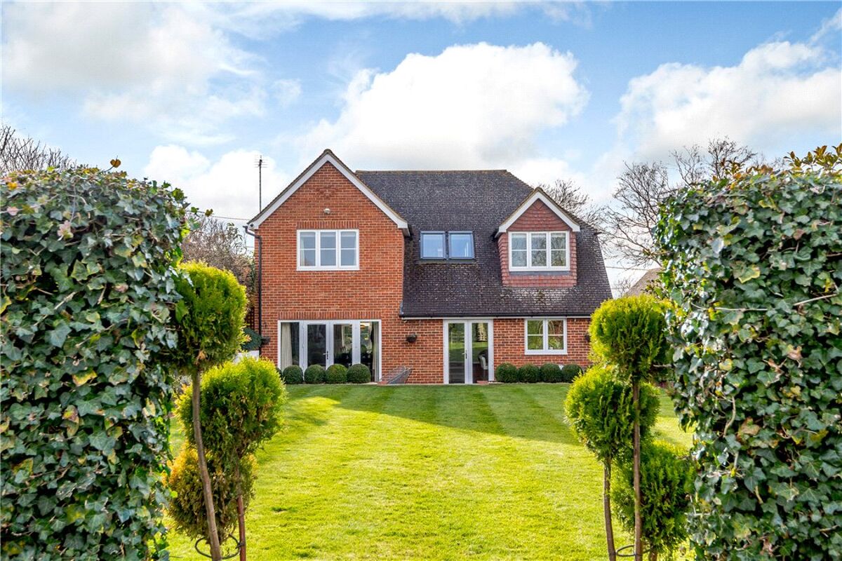 Houses For Sale In Twyford Berkshire house for sale in Wargrave Road