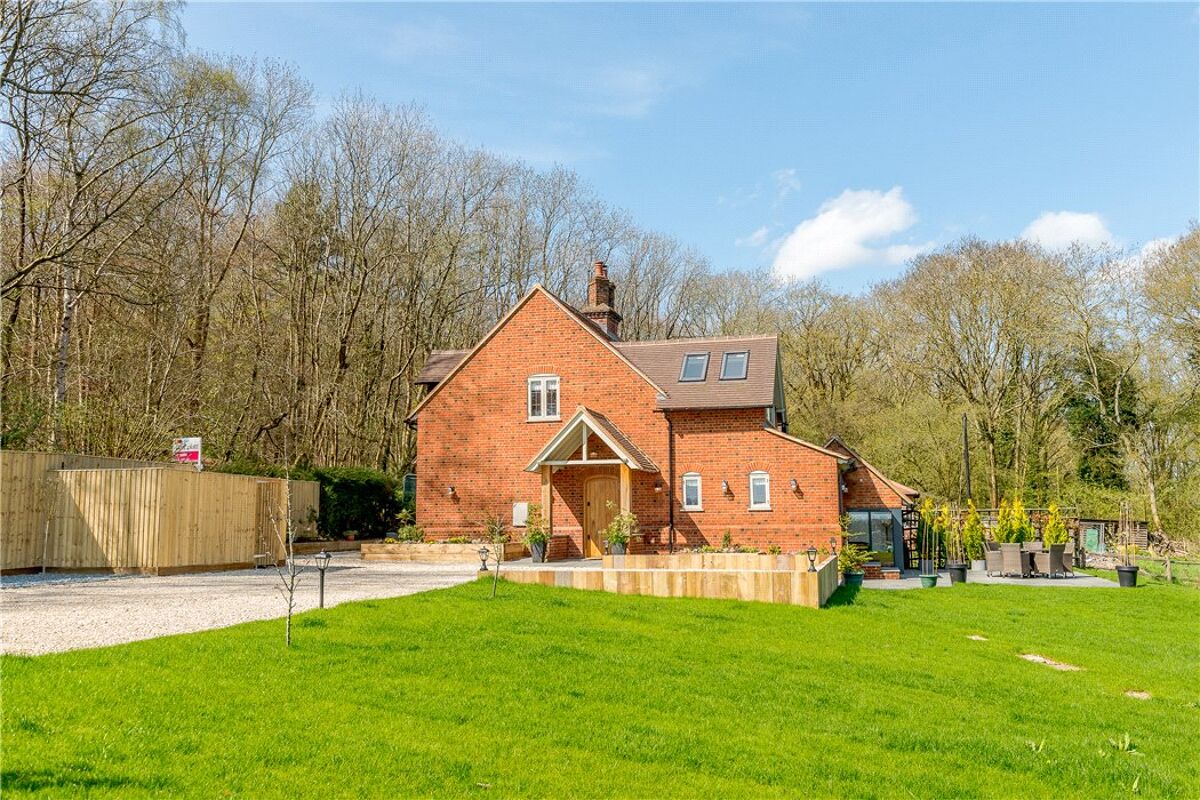 house for sale in Apple Tree Cottages, Honey Lane, Hurley, Maidenhead