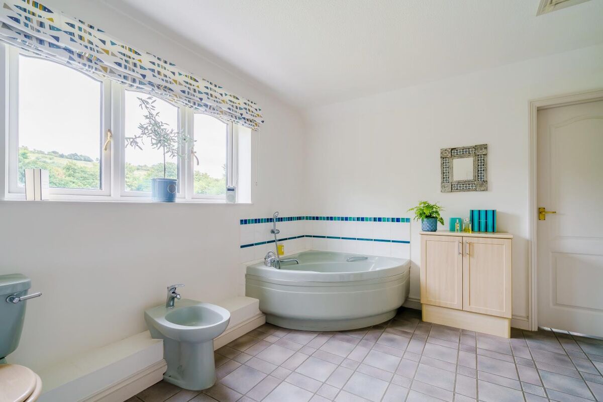 house for sale in Hill Road, Watlington, OX49 HOT180130 Knight Frank