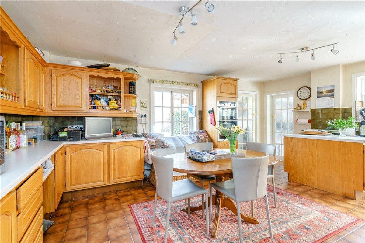 house for sale in Shurlock Row, Reading, Berkshire, RG10 HOT180201