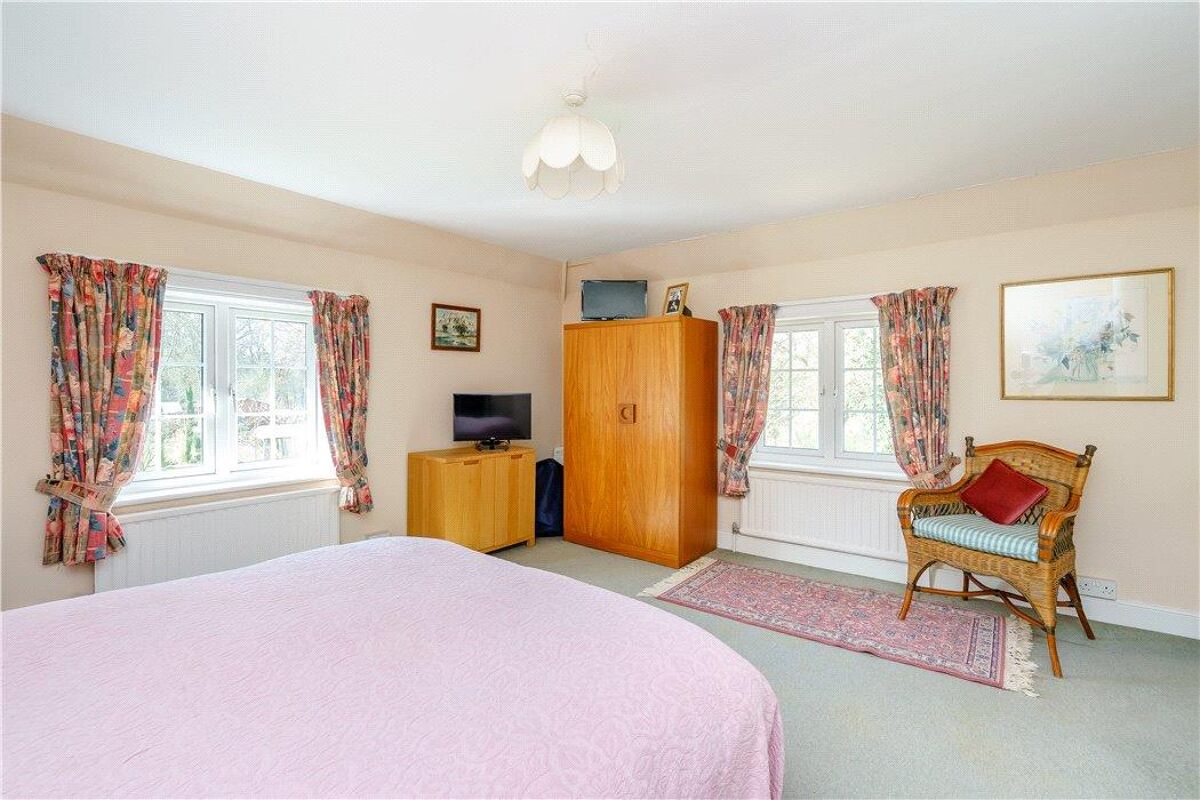 house for sale in Shurlock Row, Reading, Berkshire, RG10 HOT180201