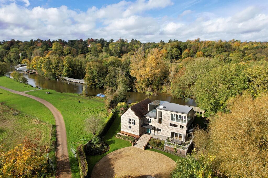 Image of High Street, Hurley, Berkshire, SL6