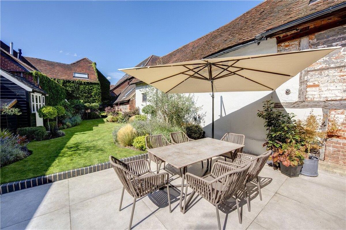 house for sale in Bell Street, HenleyonThames, RG9 HOT190013