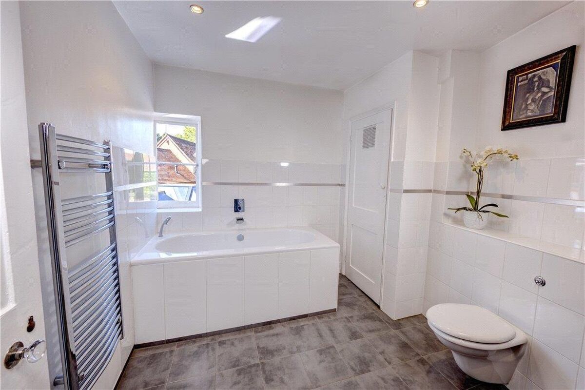 house for sale in Bell Street, HenleyonThames, RG9 HOT190013