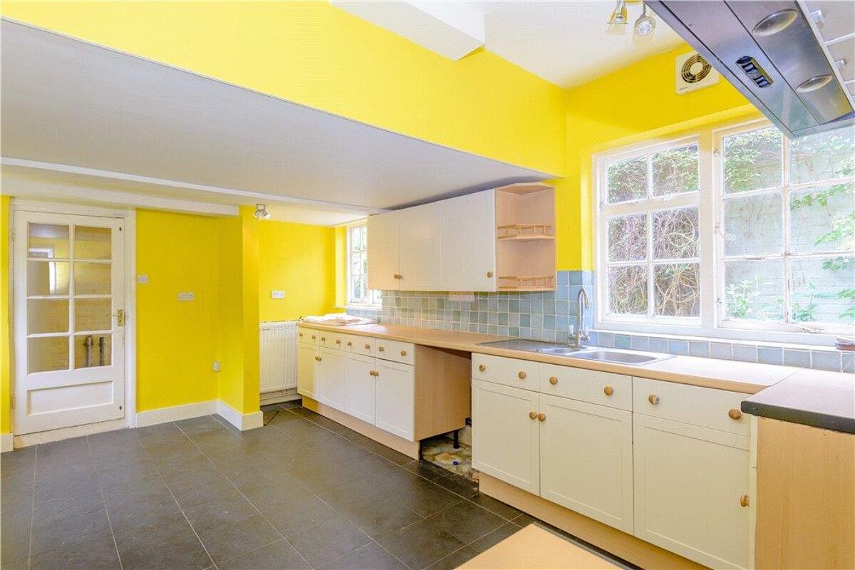 house for sale in High Street, Nettlebed, HenleyOnThames, RG9