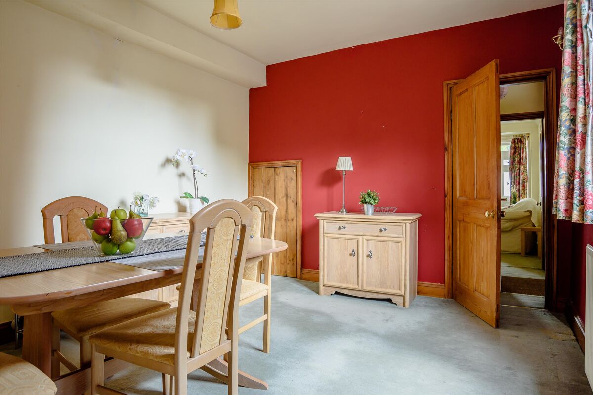 house for sale in Northfield End, HenleyonThames, RG9 HOT190102