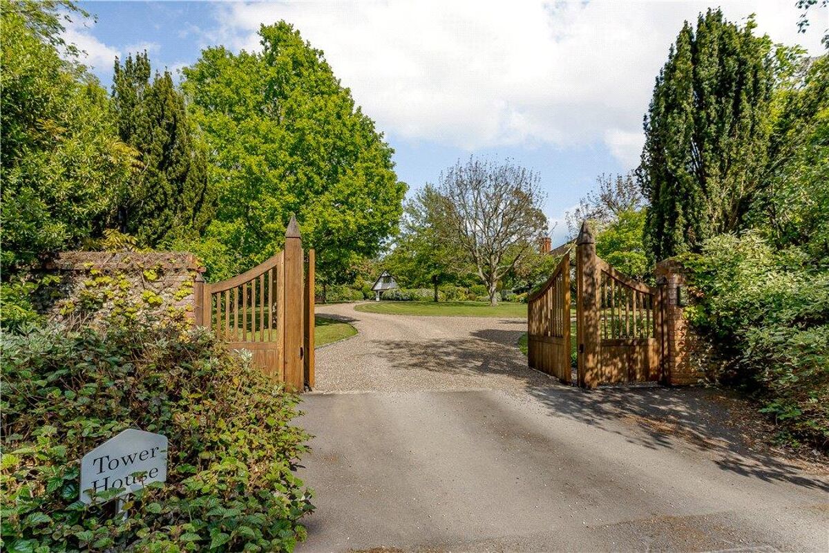 house for sale in Henley Road, Medmenham, Marlow, Buckinghamshire, SL7