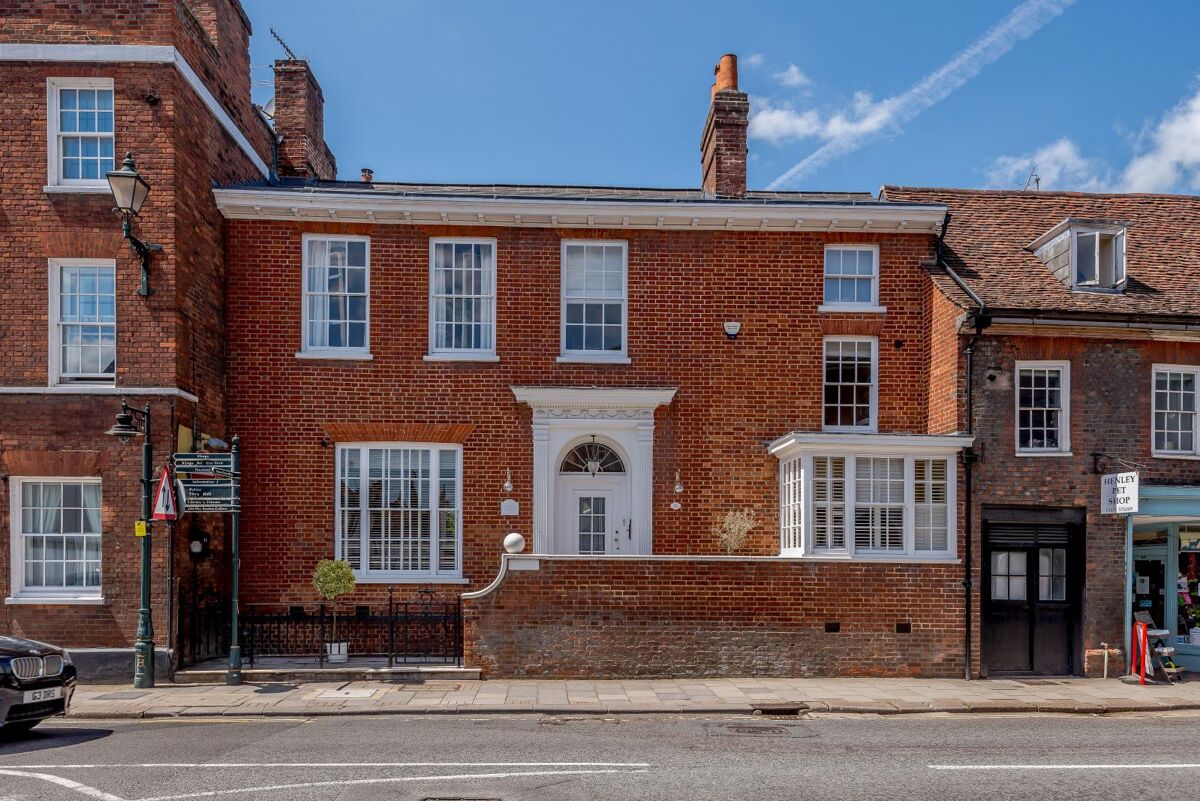 townhouse for sale in Bell Street, HenleyonThames, RG9 HOT190125