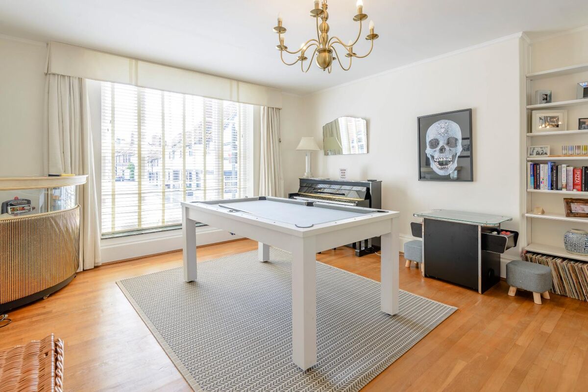 townhouse for sale in Bell Street, HenleyonThames, RG9 HOT190125