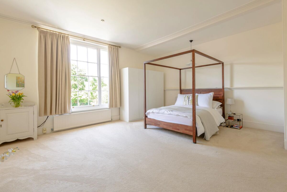 townhouse for sale in Bell Street, HenleyonThames, RG9 HOT190125