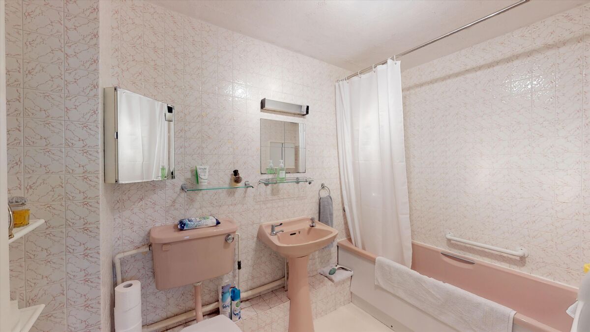 for sale in Caxton Court, St. Marks Road, HenleyonThames