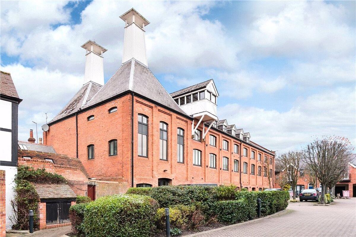 flat for sale in New Street, HenleyonThames, Oxfordshire, RG9