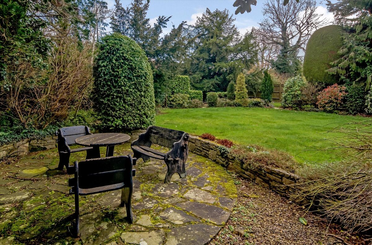 house for sale in Bolney Trevor Drive, Lower Shiplake, HenleyonThames