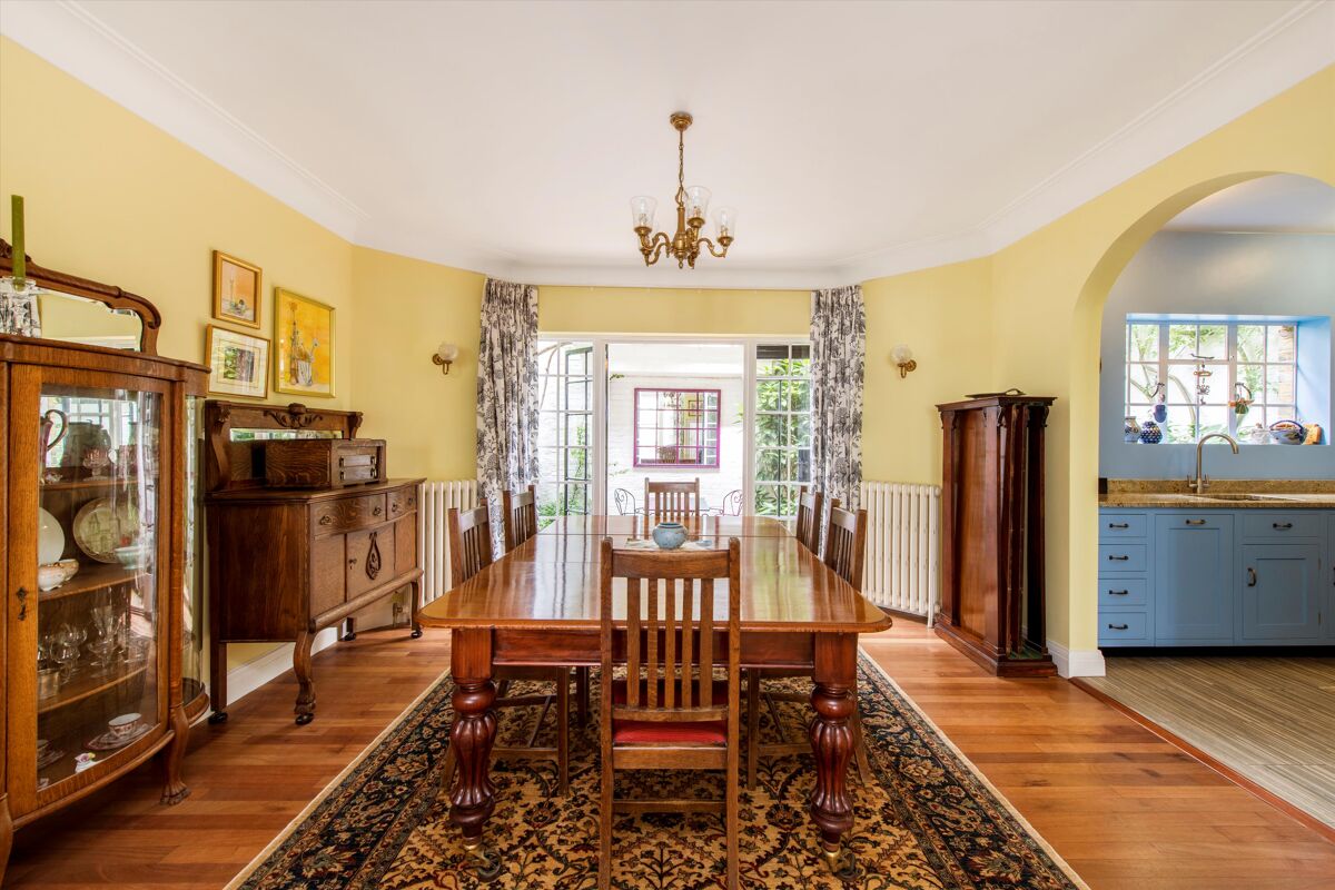 house for sale in Hyde Park Gardens Mews, Hyde Park, London, W2