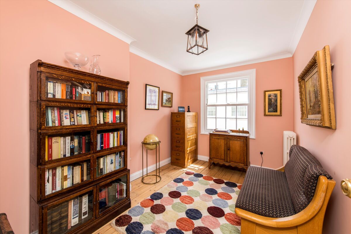 house for sale in Hyde Park Gardens Mews, Hyde Park, London, W2