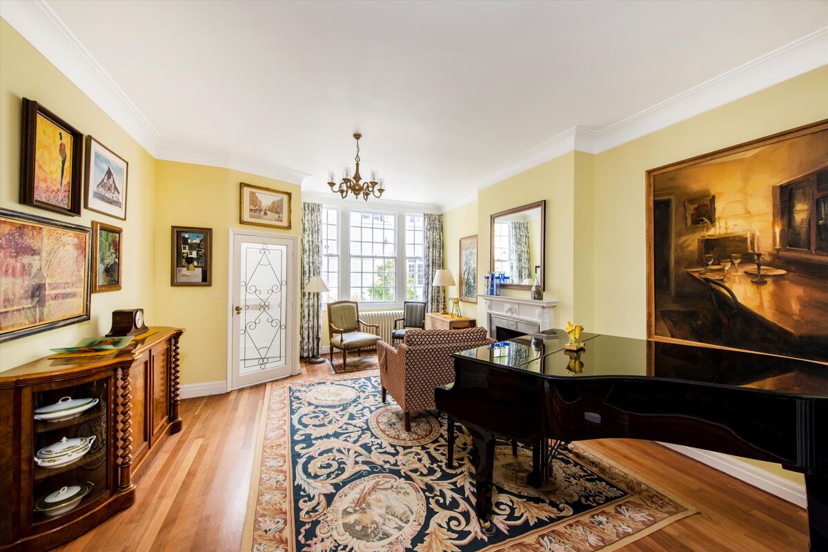 house for sale in Hyde Park Gardens Mews, Hyde Park, London, W2