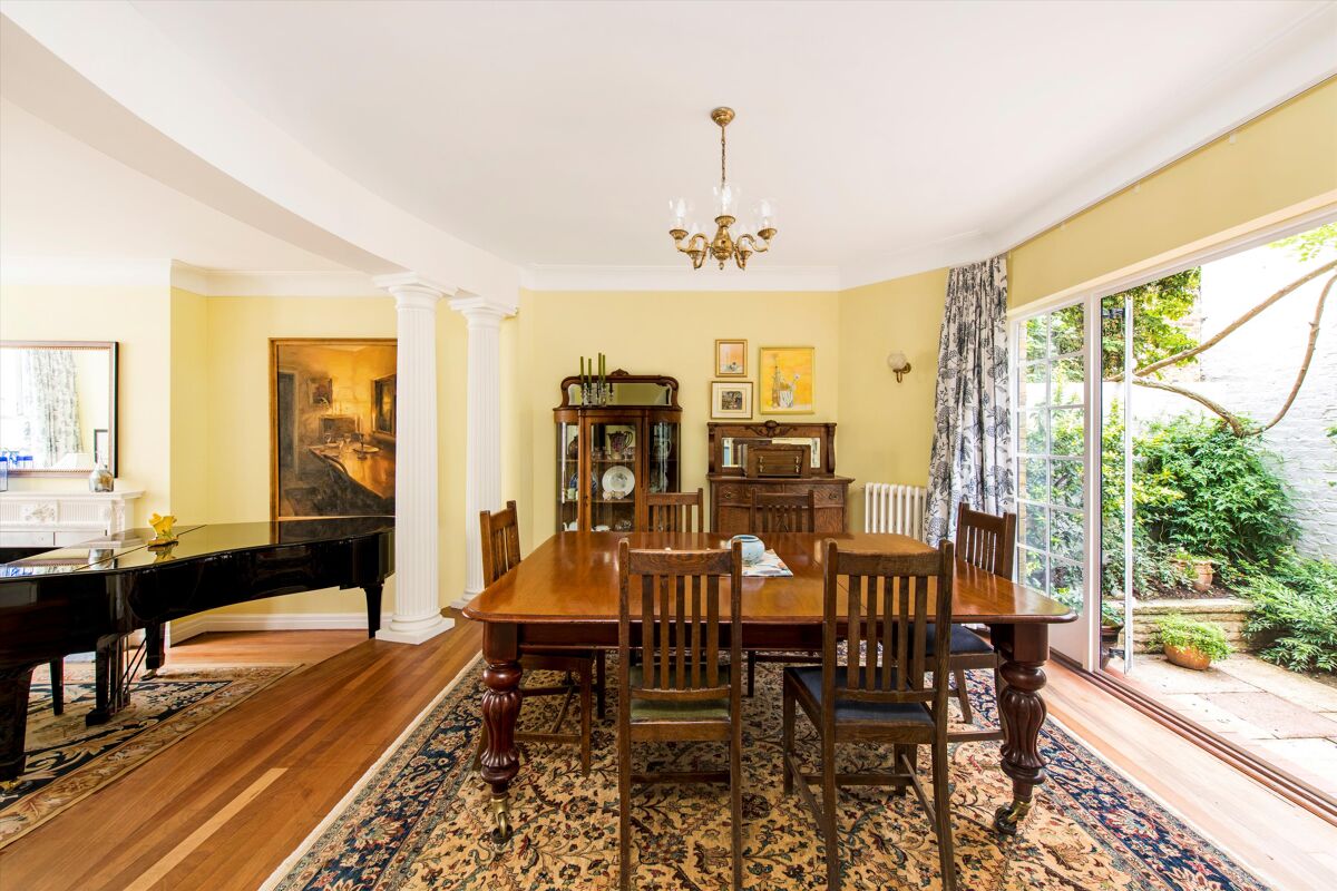 house for sale in Hyde Park Gardens Mews, Hyde Park, London, W2