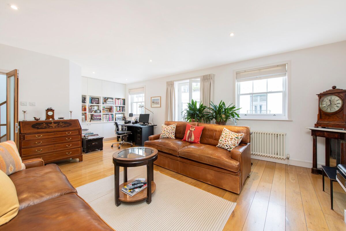 house for sale in Lancaster Mews, Bayswater, London, W2. HPE012041817