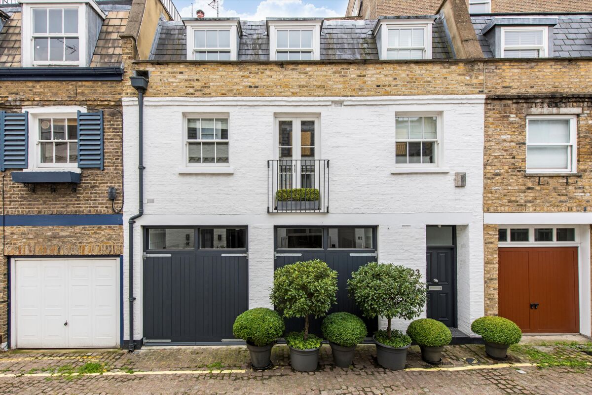 house for sale in Lancaster Mews, Bayswater, London, W2. HPE012041817