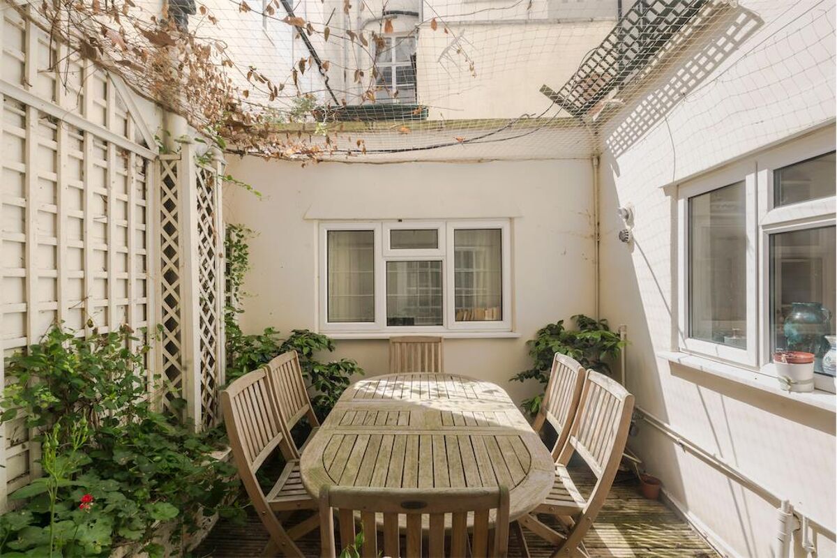 flat for sale in Cleveland Square, London, W2 HPE012063502 Knight Frank