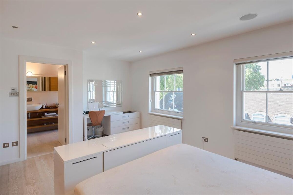 flat for sale in Hyde Park Square, London, W2 HPE012068391 Knight Frank