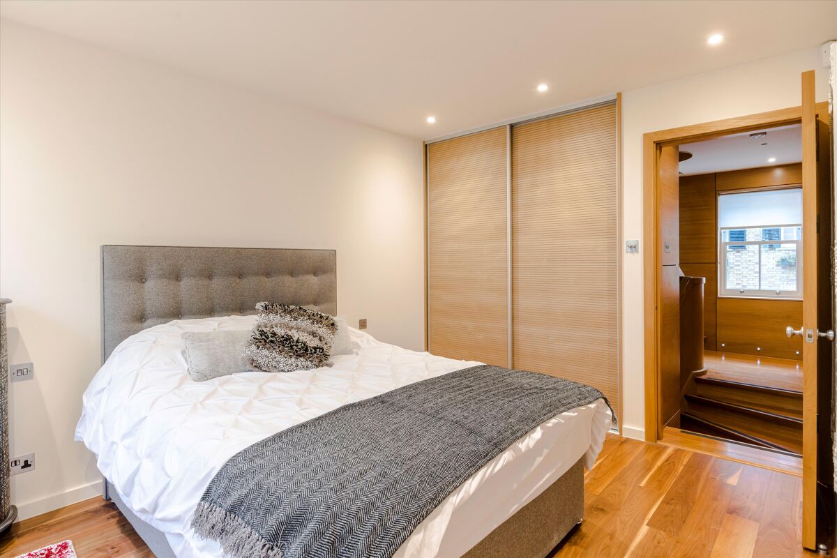 house for sale in Craven Hill Mews, London, W2. HPE012129103 Knight