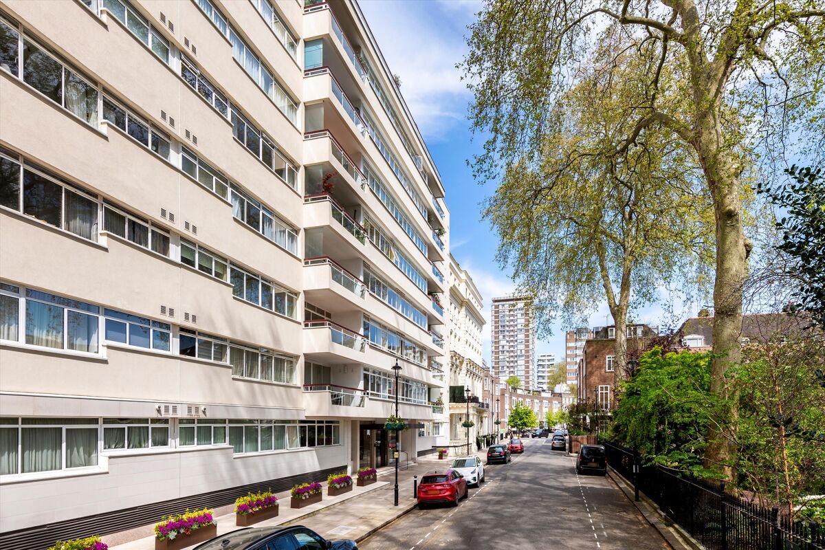 flat for sale in Gloucester Square, Hyde Park, London, W2