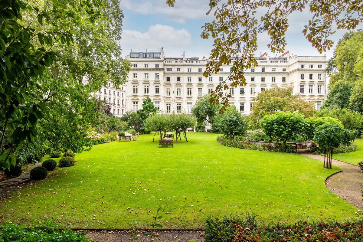 flat for sale in Cleveland Square, London, W2. HPE012143478 Knight