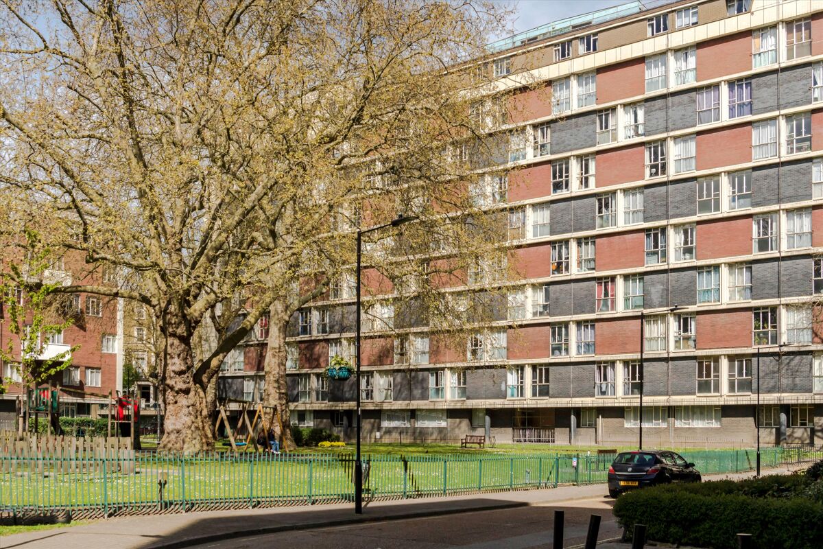 flat for sale in Hallfield Estate, London, W2. HPE012189999 Knight