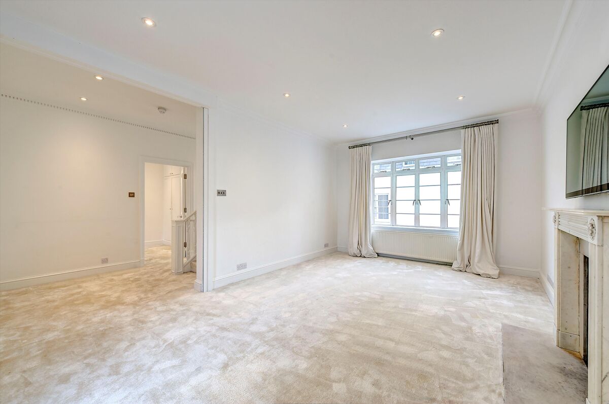 house for sale in Chesham Close, London, SW1X HPE012193495 Knight Frank