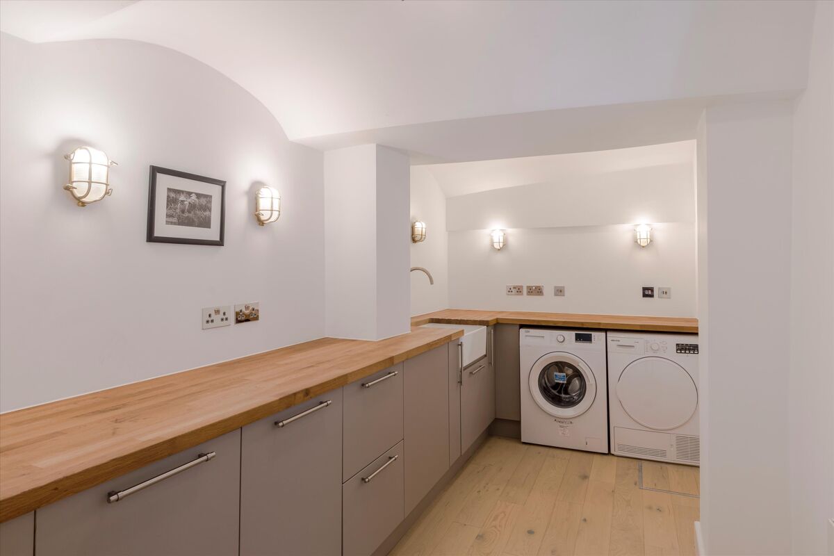 flat for sale in Queens Gardens, Bayswater, London, W2. HPE012207786