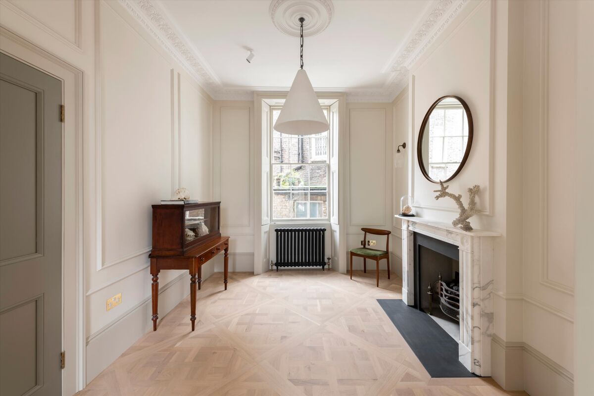 house for sale in Kendal Street, Hyde Park, London, W2. HPE012239642 Knight Frank