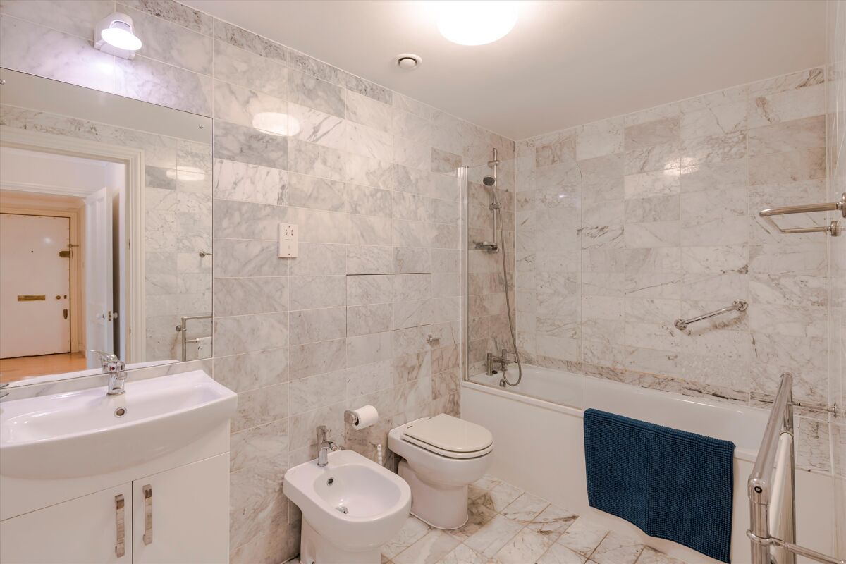 flat for sale in Court, 76 Bridge Road, London, W2 HPE012240400 Knight Frank