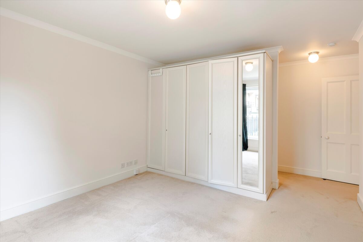 flat for sale in Court, 76 Bridge Road, London, W2 HPE012240400 Knight Frank