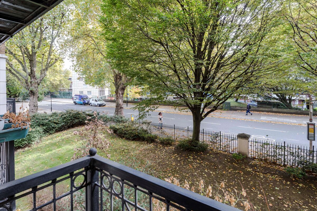 flat for sale in Court, 76 Bridge Road, London, W2 HPE012240400 Knight Frank