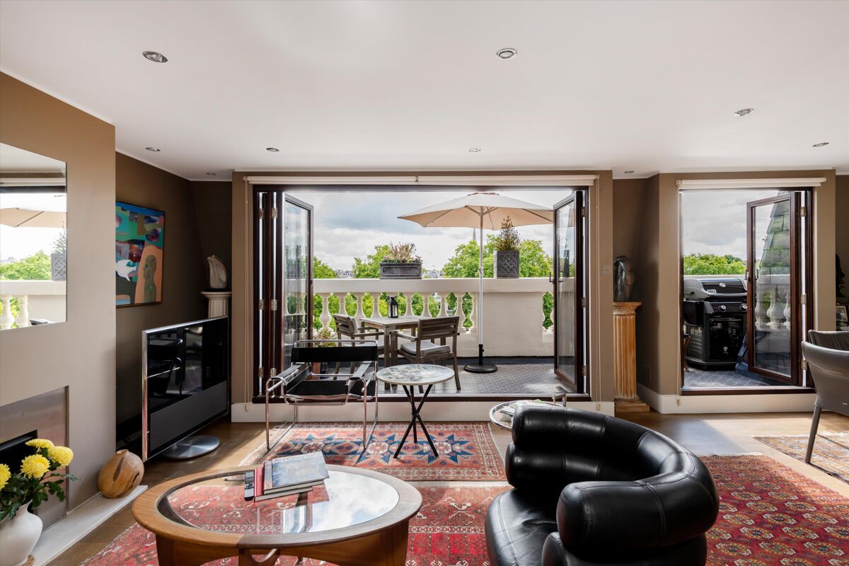 flat for sale in Cleveland Square, London, W2. HPE012252840 Knight