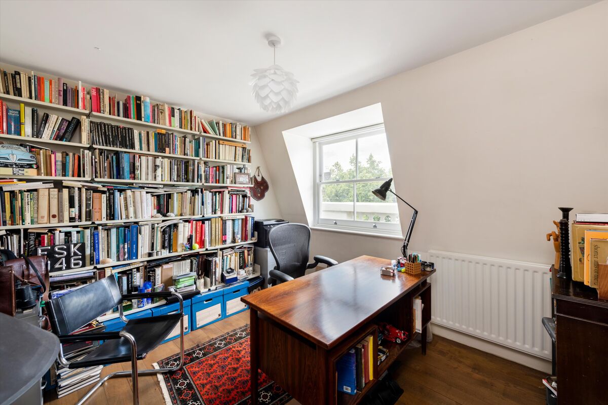 flat for sale in Cleveland Square, London, W2. HPE012252840 Knight