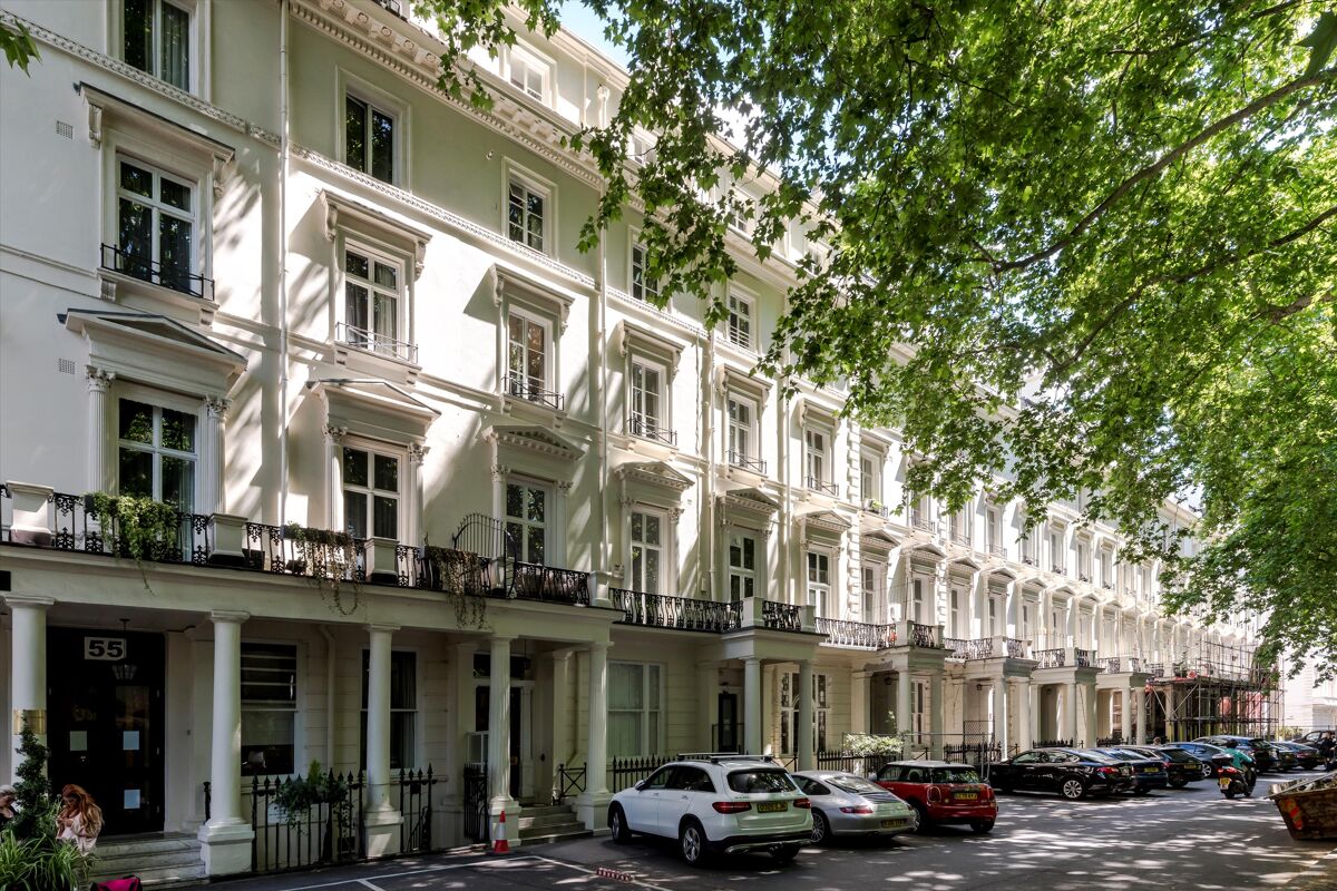 flat for sale in Westbourne Terrace, London, W2. HPE012279456