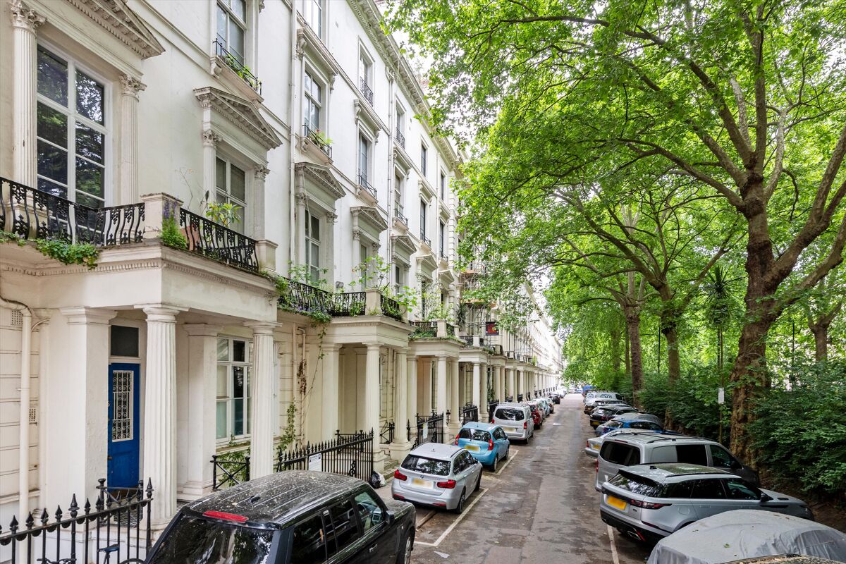 flat for sale in Westbourne Terrace, London, W2. HPE012294572