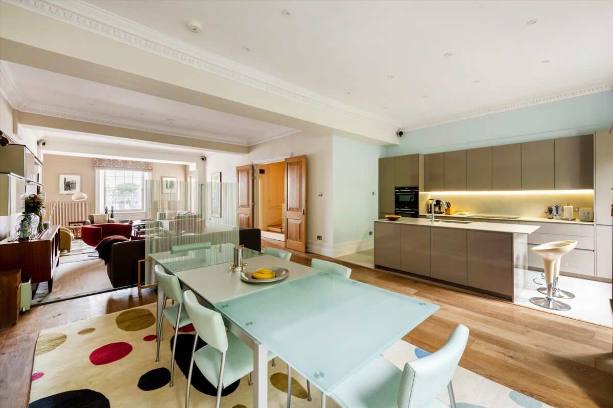 flat for sale in Westbourne Terrace, London, W2. HPE012294572