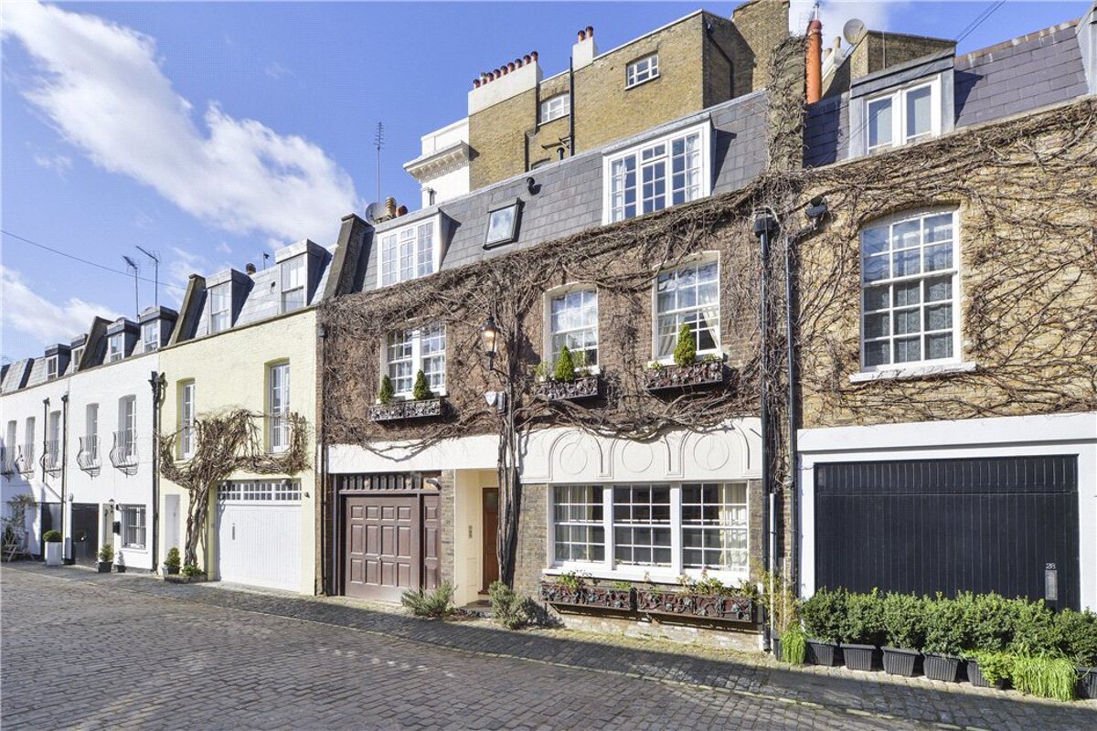house for sale in Hyde Park Gardens Mews, Hyde Park, London, W2