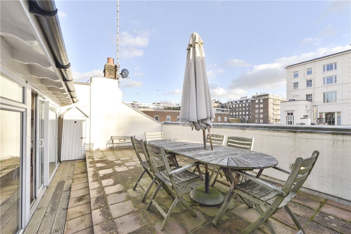 house for sale in Hyde Park Gardens Mews, London, W2 HPE130236