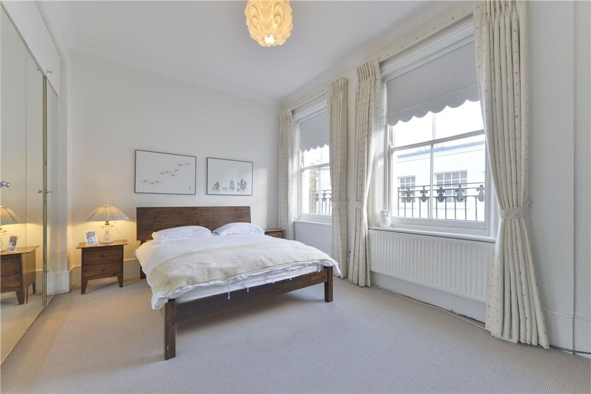 house for sale in Hyde Park Gardens Mews, London, W2 HPE130236