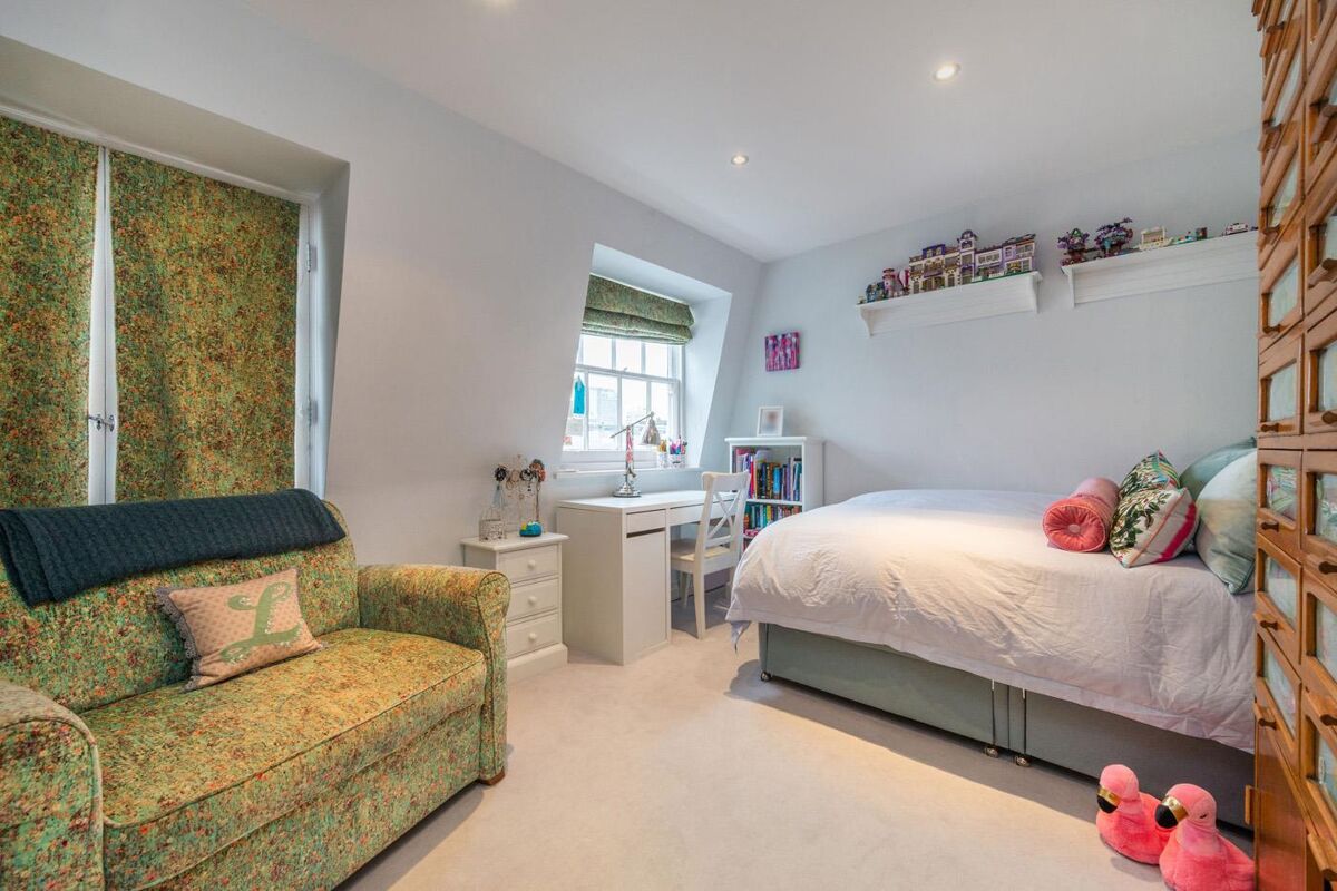 flat for sale in Hyde Park Square, London, W2 HPE150139 Knight Frank