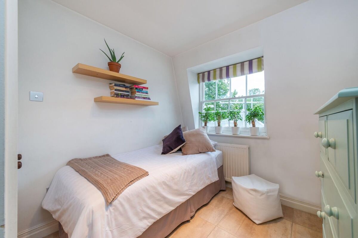flat for sale in Hyde Park Square, London, W2 HPE150139 Knight Frank