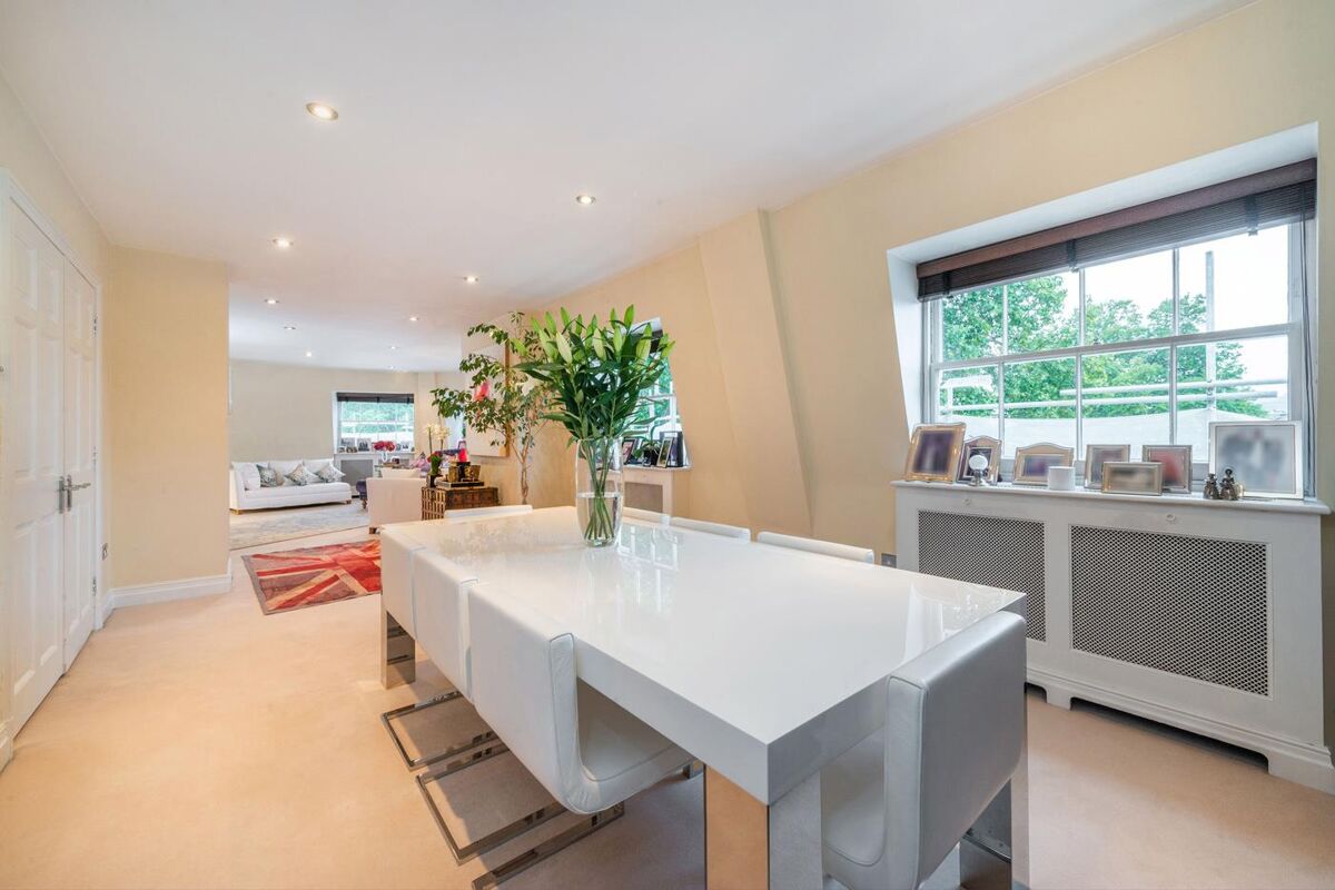 flat for sale in Hyde Park Square, London, W2 HPE150139 Knight Frank