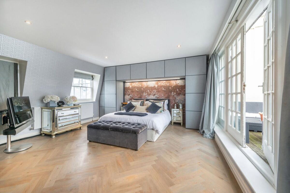 flat for sale in Hyde Park Square, London, W2 HPE150139 Knight Frank