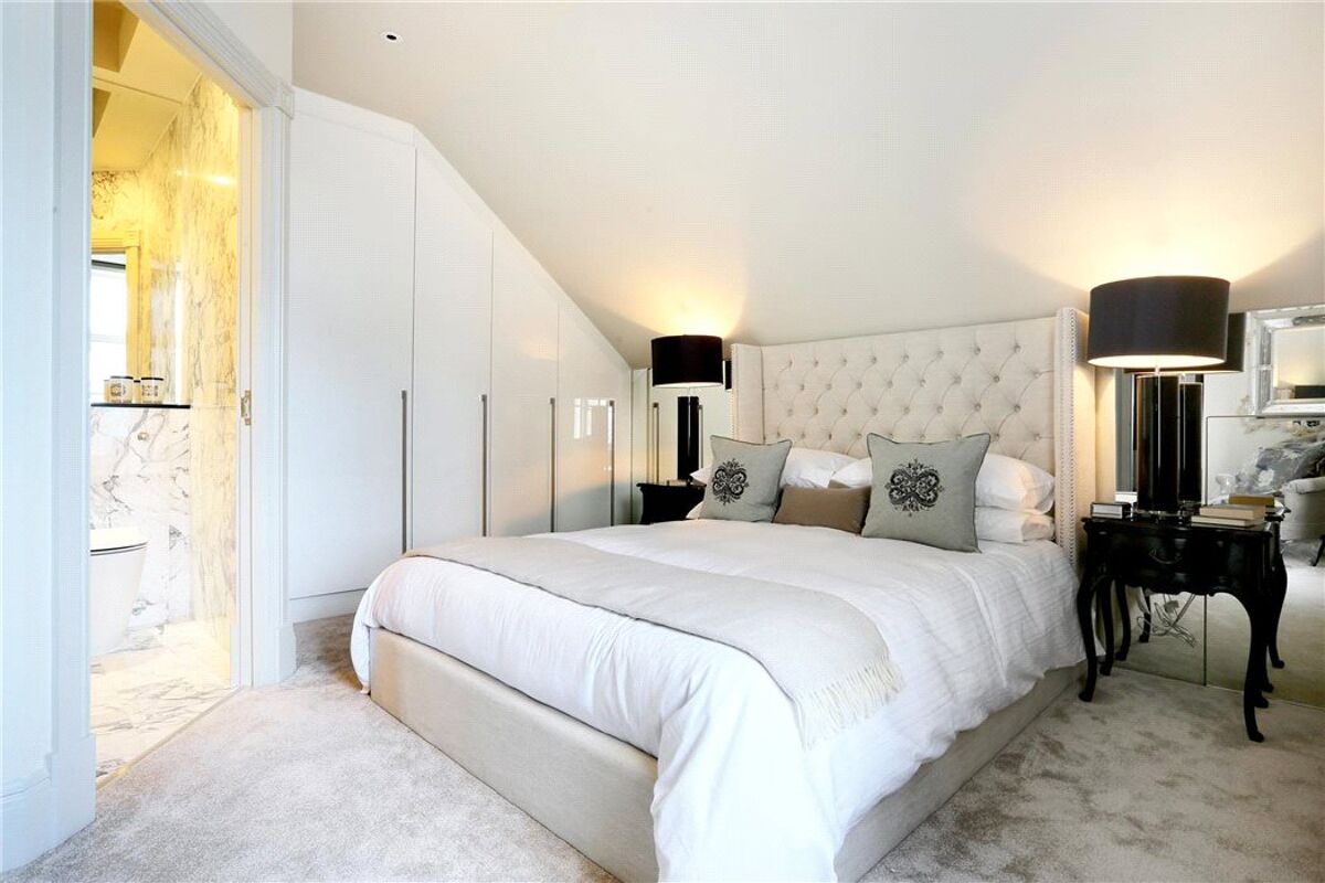 flat for sale in Chesterfield House, Chesterfield Gardens, Mayfair